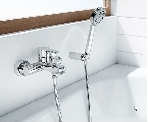 Смеситель для ванны Roca L20 5A0109C02 с душем Смеситель для ванны Roca L20 5A0109C02 с душем